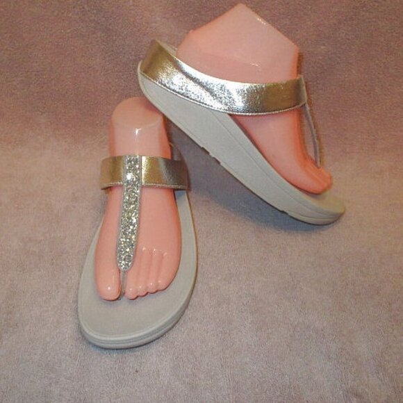 FitFlop Fino Glitzy Crystals Toe Post Sandals Size 10 Silver Metallic Flip Flops - Picture 1 of 11